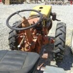 PASQUALI Traktor mit Häcksler