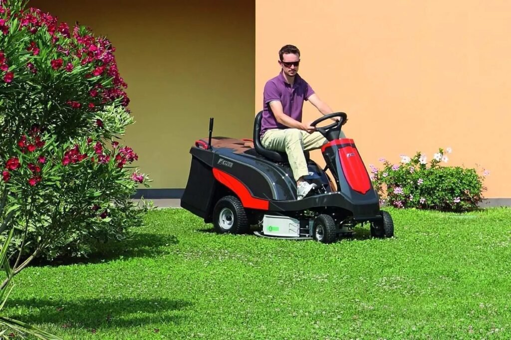 Efco Rasentraktor EF 86 R/14,5 K, 86 cm Schnittbreite, 432 cm³ Motor, Hydrostat, 300 L Fangkorb