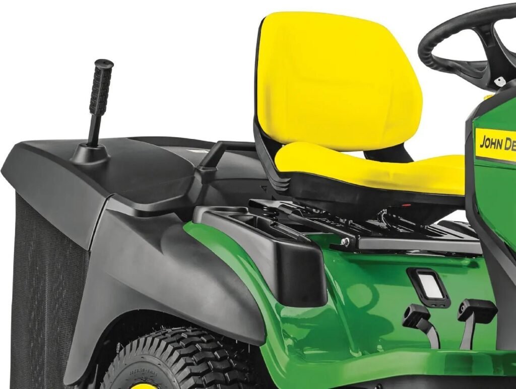 John Deere X167R Rasentraktor 107 cm – 20 PS V-Twin, Hydrostat, 300 L Fangkorb