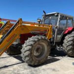 Massey Ferguson Traktor + Schaufel der Serie 300