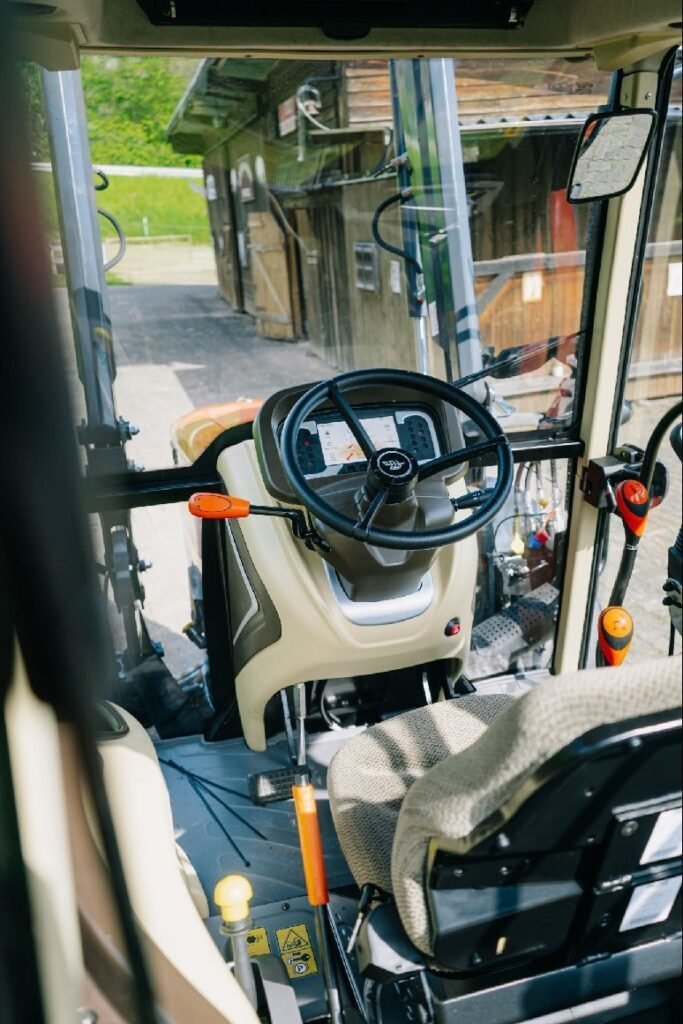 TAFE 7515C Traktor 74 PS mit Kabine – Allradtraktor mit 8.000 kg Anhängelast